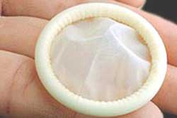 کاندوم,انواع کاندوم,نحوه استفاده از کاندوم,کاندوم زنانه